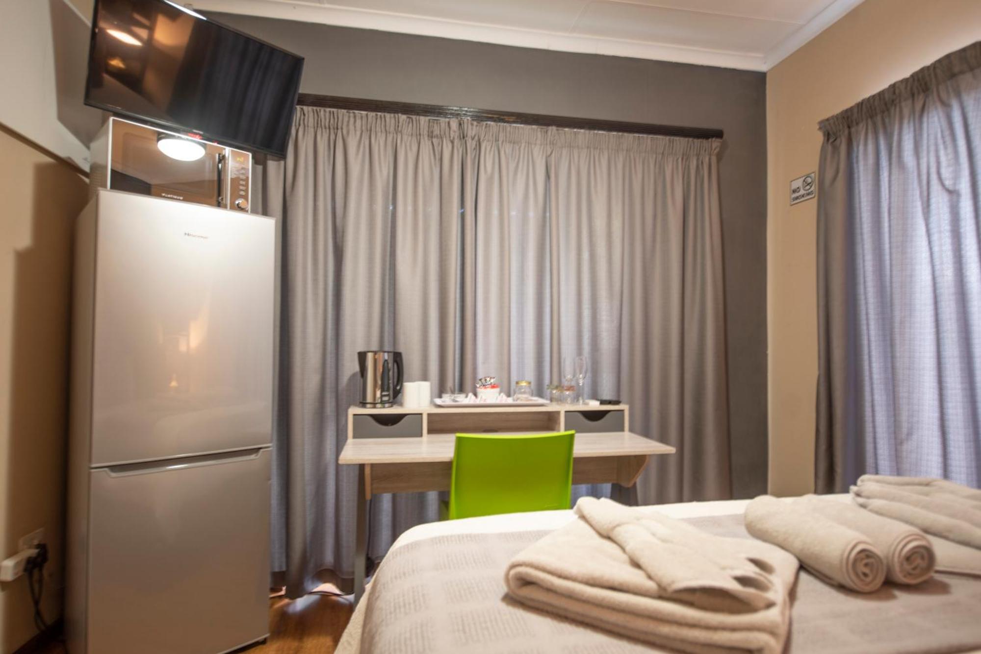 Meadowbrook Guesthouse Pretoria-Noord エクステリア 写真