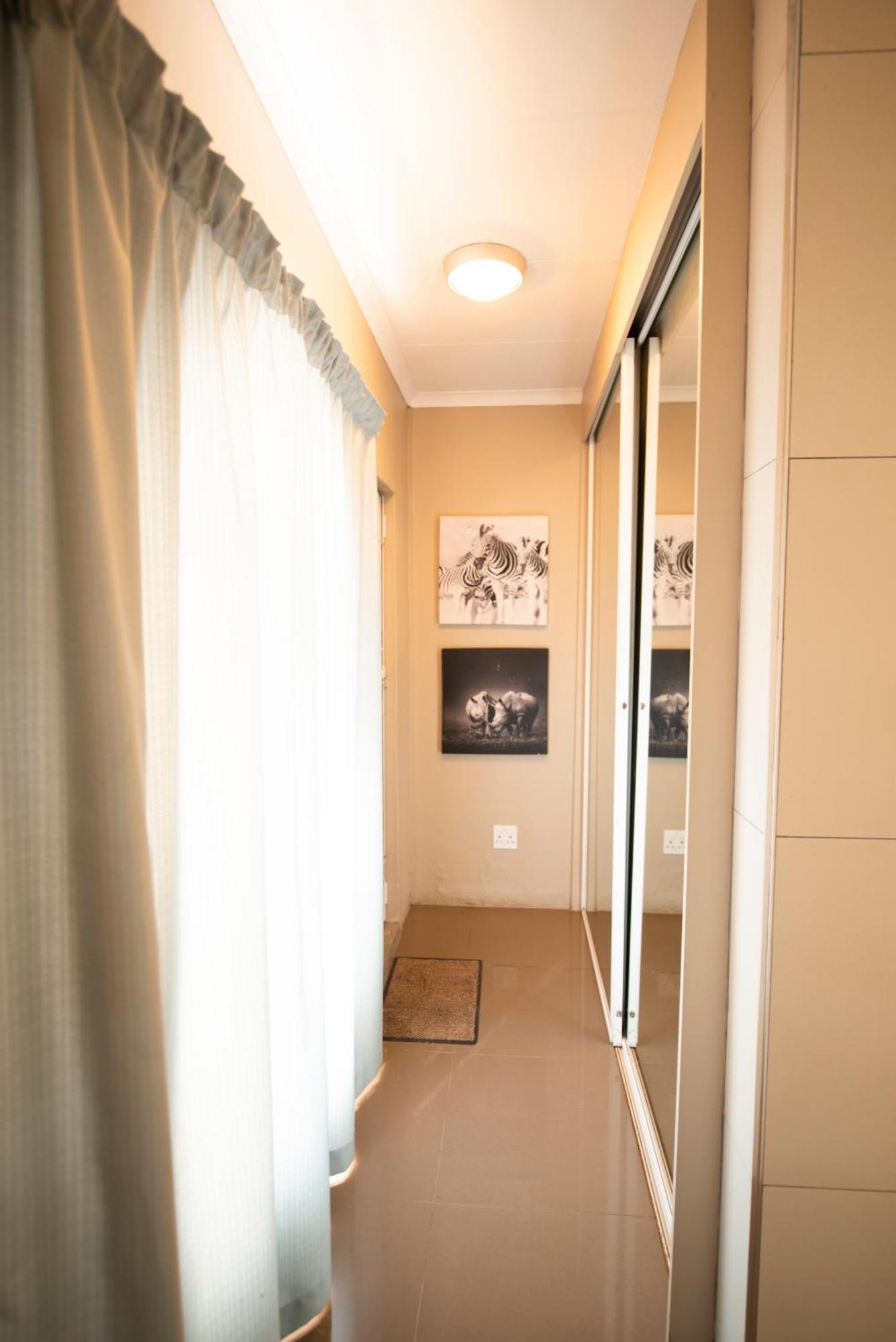 Meadowbrook Guesthouse Pretoria-Noord エクステリア 写真
