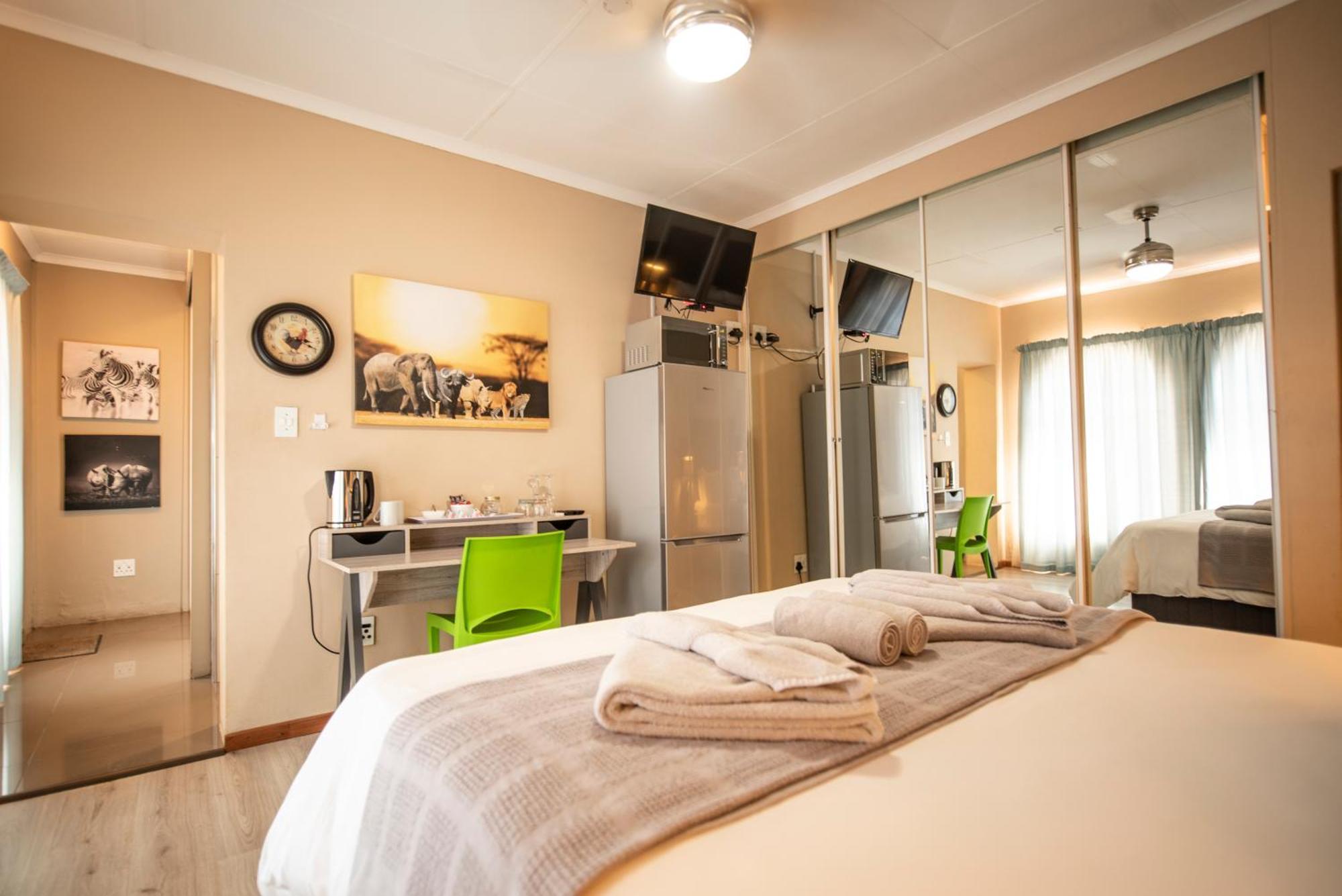 Meadowbrook Guesthouse Pretoria-Noord エクステリア 写真