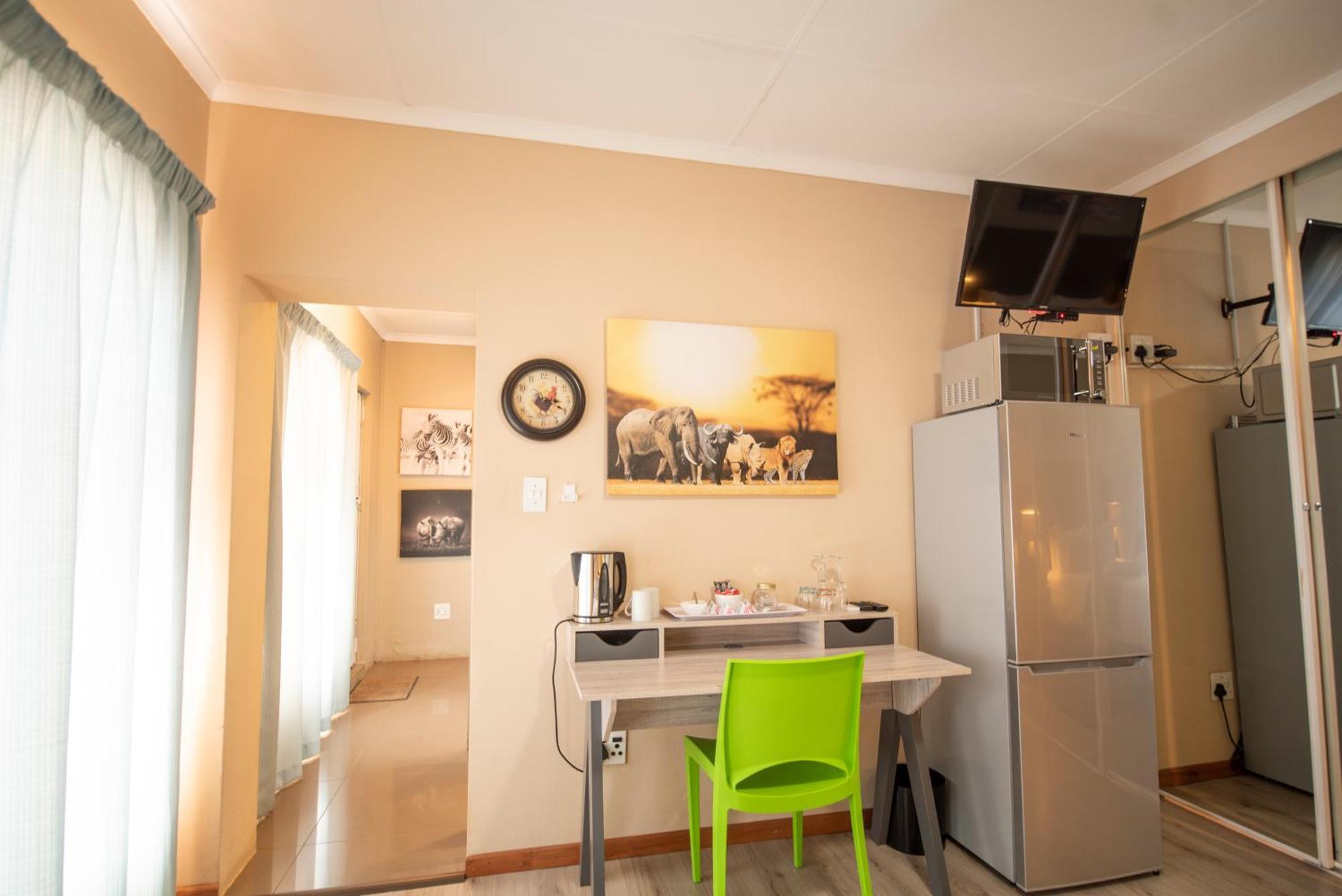 Meadowbrook Guesthouse Pretoria-Noord エクステリア 写真