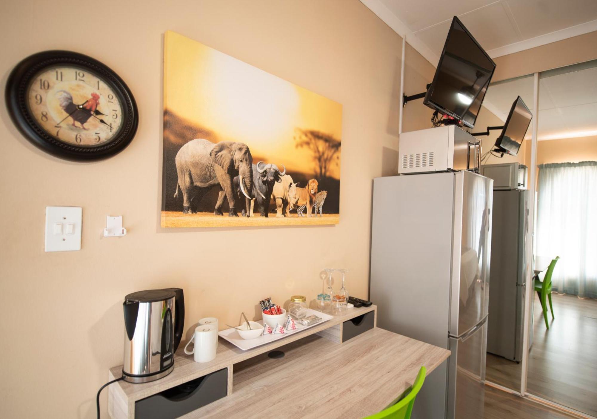 Meadowbrook Guesthouse Pretoria-Noord エクステリア 写真